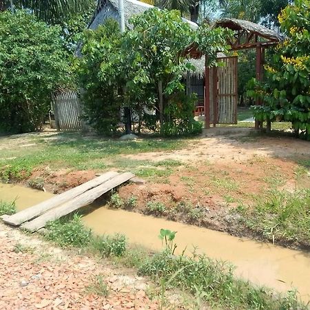 Albertico Jungle House Guest House Pucallpa Exterior photo